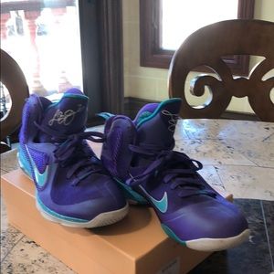 Men’s sneakers worn 1 time